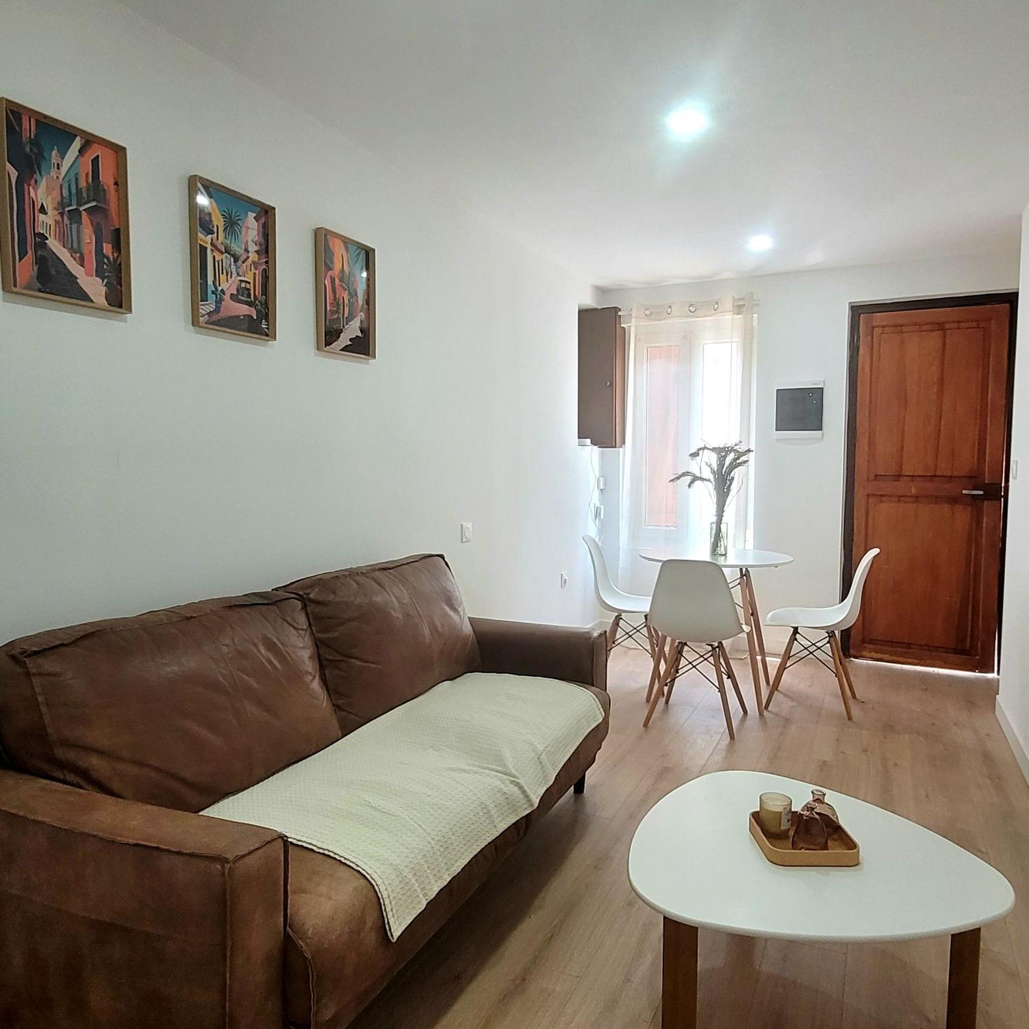 Holiday home Jolie Maison De 4-5 Personnes